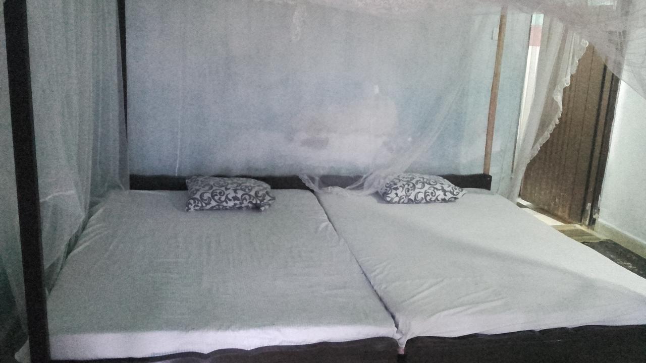 Sea Song Bed & Breakfast Unawatuna Exterior photo